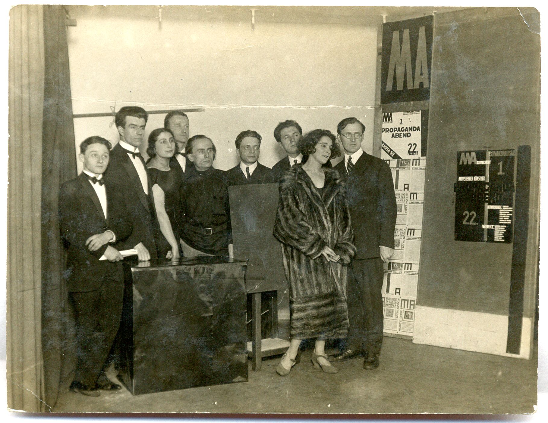 01 a ma első német nyelvű propagandaestjének fellépői hans suschny leo halpern miriam schnabel hoeflich günther hadank kassák lajos németh andor pim kassák múzeum 01 a ma első német nyelvű propagandaestjének fellépői hans suschny leo halpern miriam schnabel hoeflich günther hadank kassák lajos németh andor pim kassák múzeum